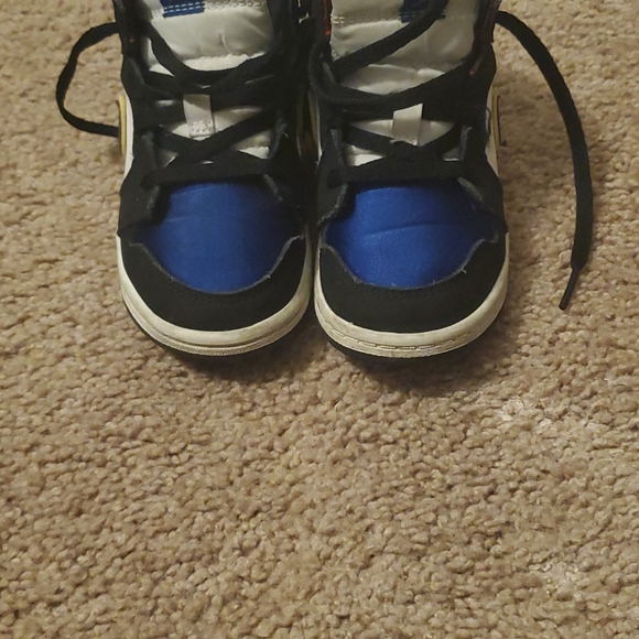 Shoes - Picture 2 of 3